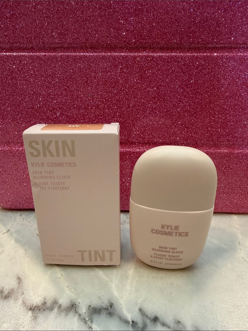 Kylie Cosmetics Skin Tint Blurring Elixir - 4W